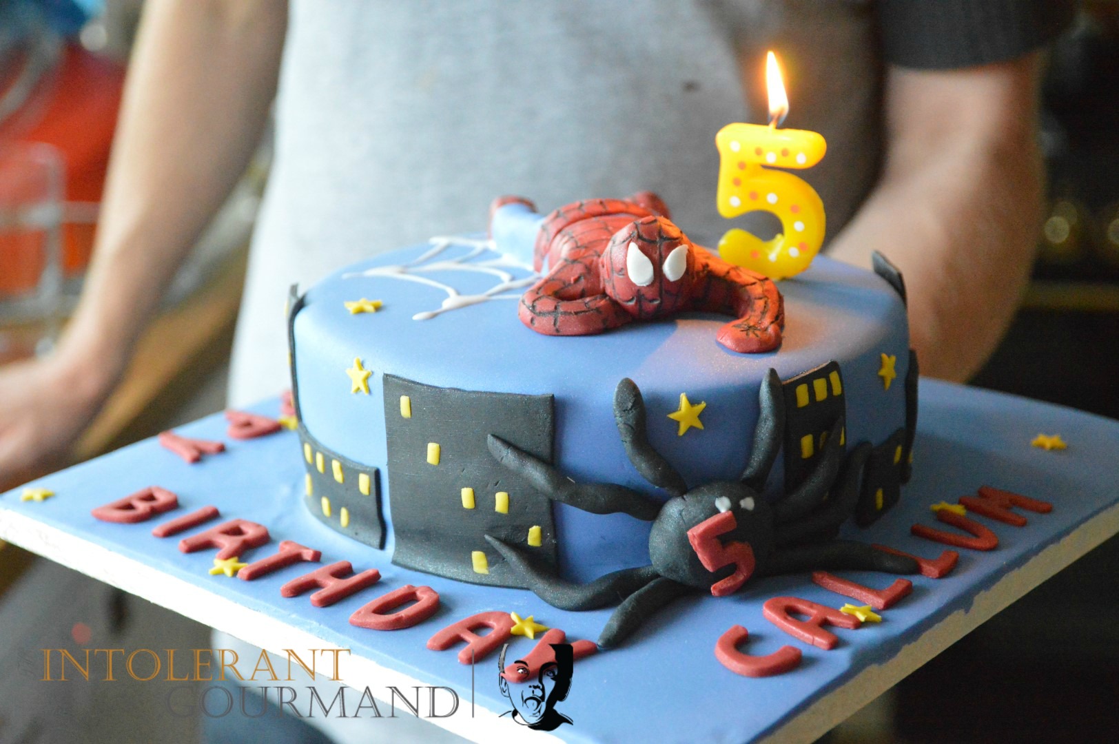 Callum 5th birthday spiderman party - birthday cake, dairyfree, eggfree, wheatfree, glutenfree, nutfree! www.intolerantgourmand.com