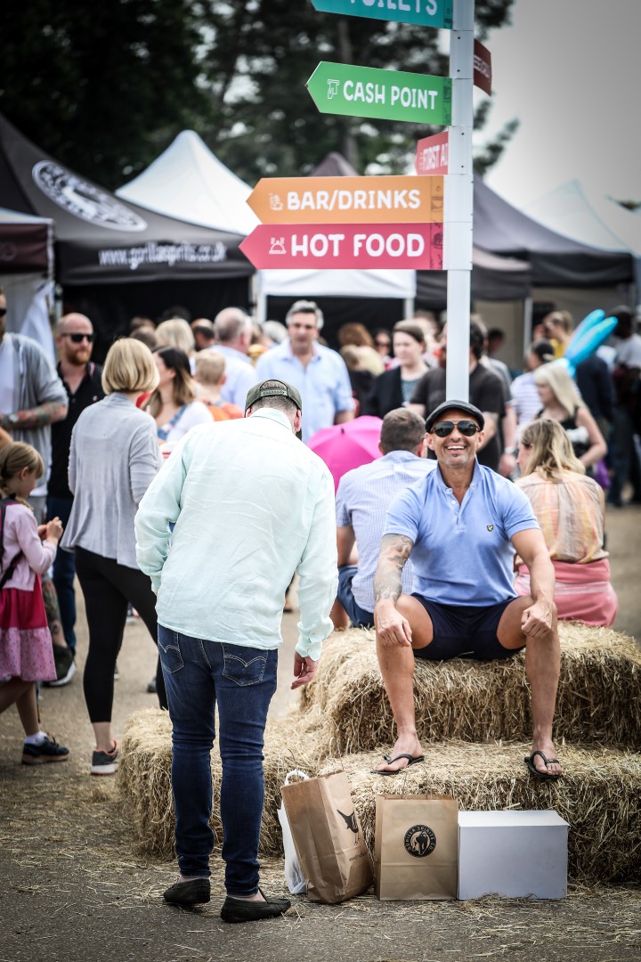 Blenheim Palace Food Festival crowds from 2018. A festival packed full of fun, food, demonstrations and more! www.intolerantgourmand.com